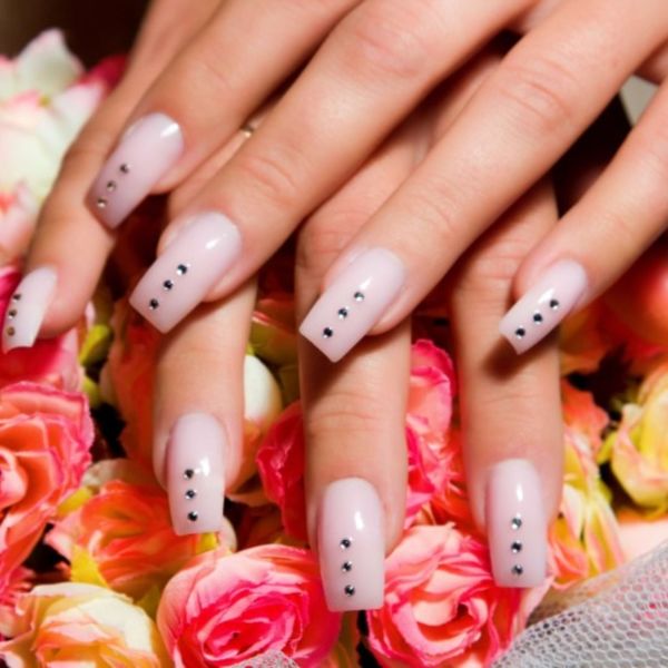 東御市にある水素スタジオはハンドジェルネイルの施術に定評があります