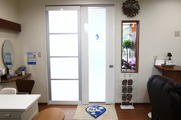 落ちついたサロン店内